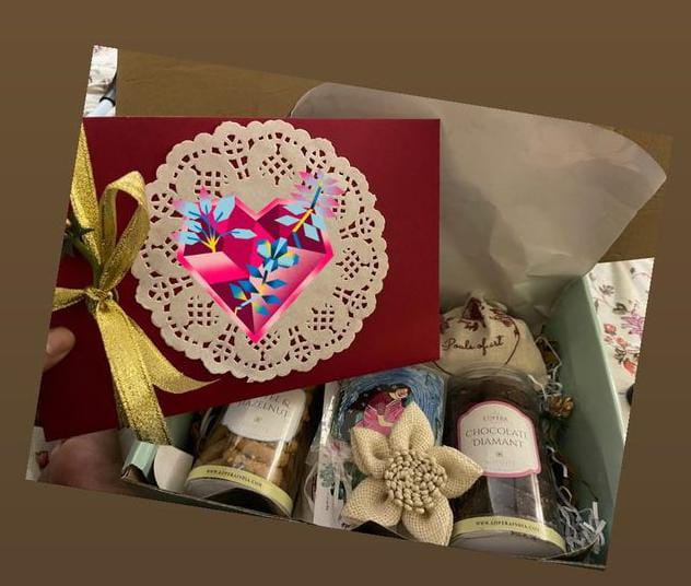 Hampers & Favours - Pouls.of.art